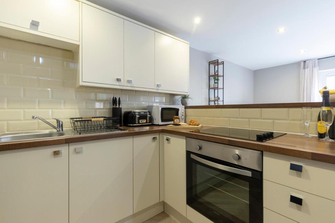 Elliot Oliver - 2 Bedroom Garden Apartment With Parking Cheltenham Exterior foto