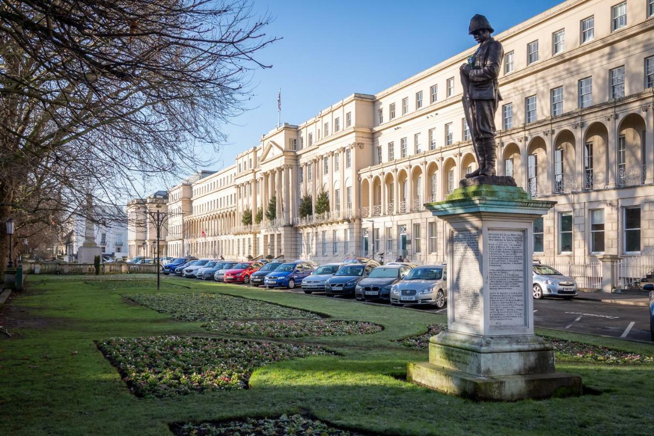 Elliot Oliver - 2 Bedroom Garden Apartment With Parking Cheltenham Exterior foto